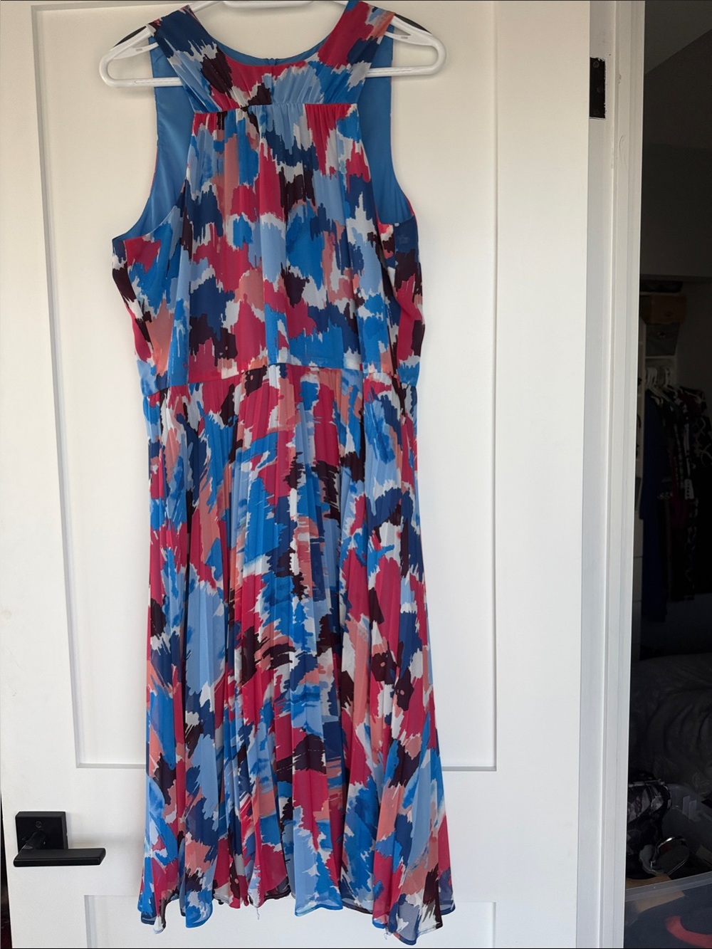 Maggy London Blue Pink Multi Pleated Sleeveless Dress